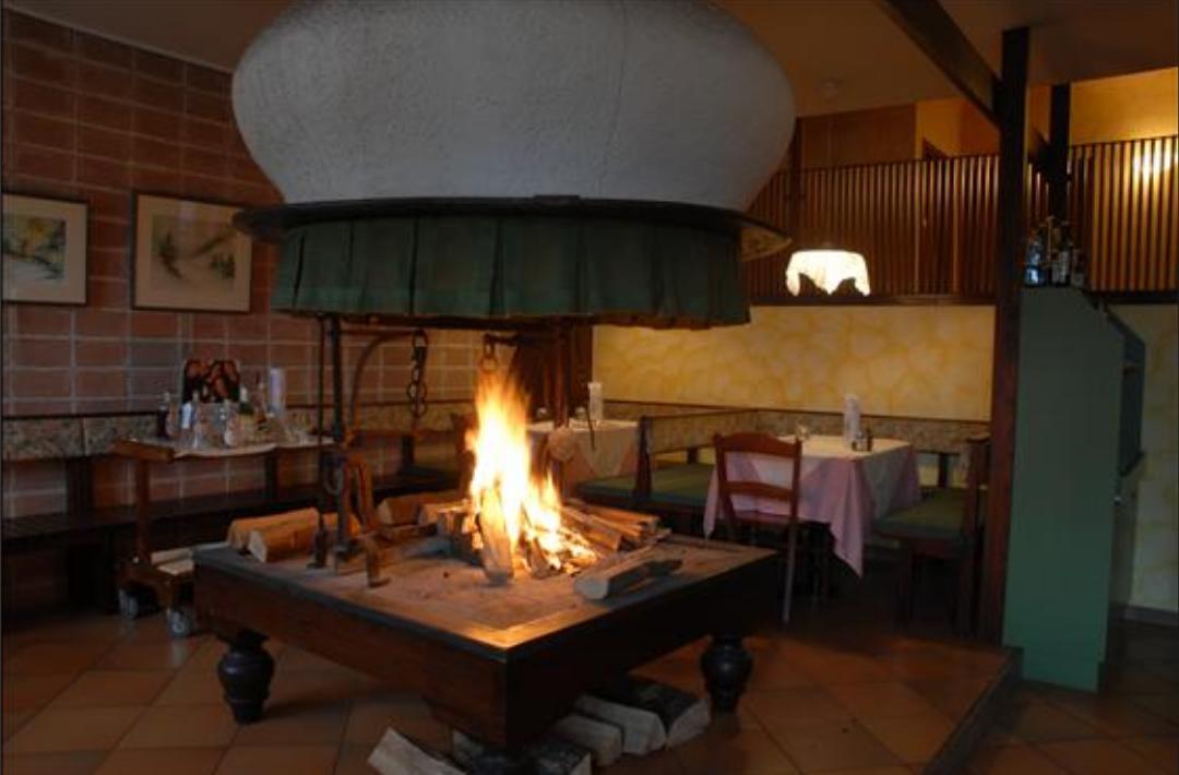 Hotel La Rosa Tolmezzo Ngoại thất bức ảnh
