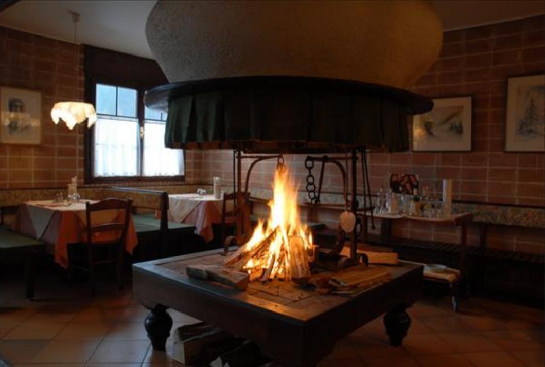 Hotel La Rosa Tolmezzo Ngoại thất bức ảnh